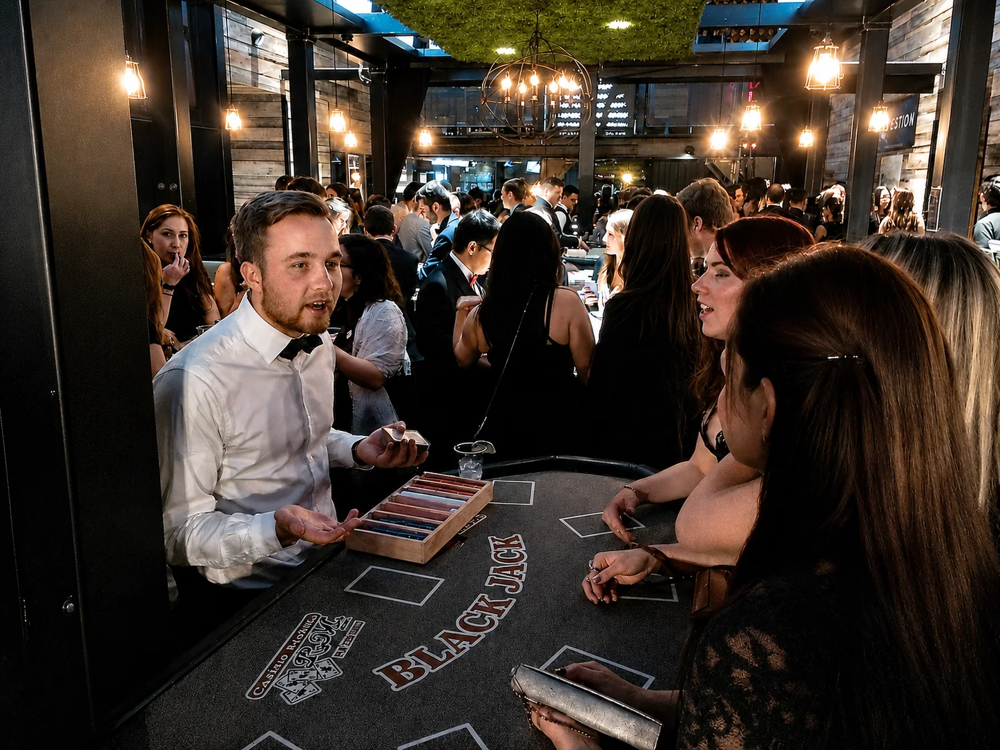 Animation blackjack dans un lieu festif avec un groupe de participantes et participants